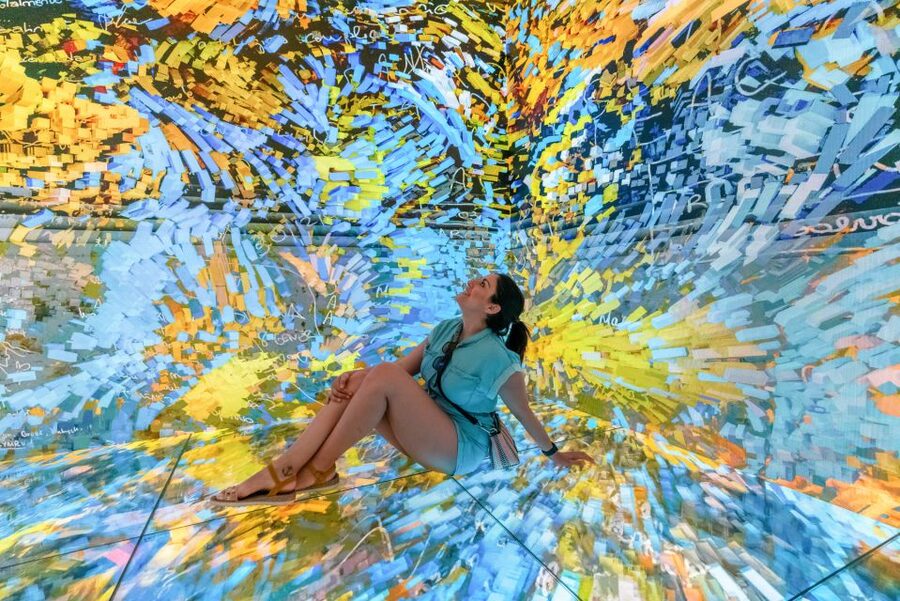 Barcelona: Casa Batlló Entry with Self-Audioguide Tour - AI, augmented reality, and projections: why the house feels alive
