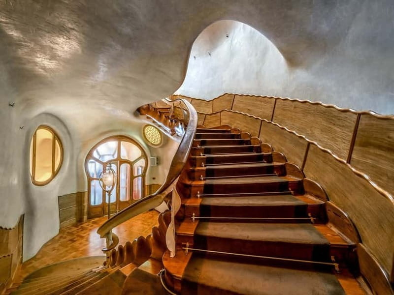 Barcelona: Casa Batlló Tour and Optional White Rabbit Museum - Casa Batlló’s façade: why it grabs you fast
