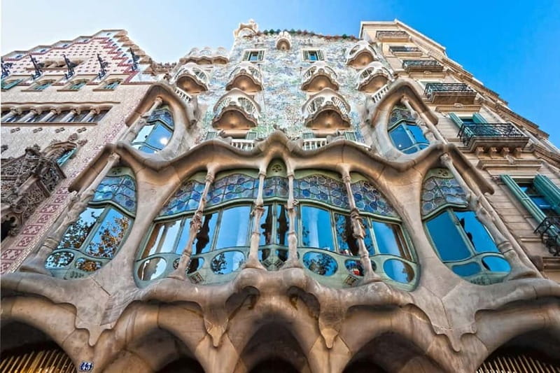 Barcelona: Casa Batlló Tour and Optional White Rabbit Museum - Gaudí Cube 360º: the modern angle on a very old masterpiece