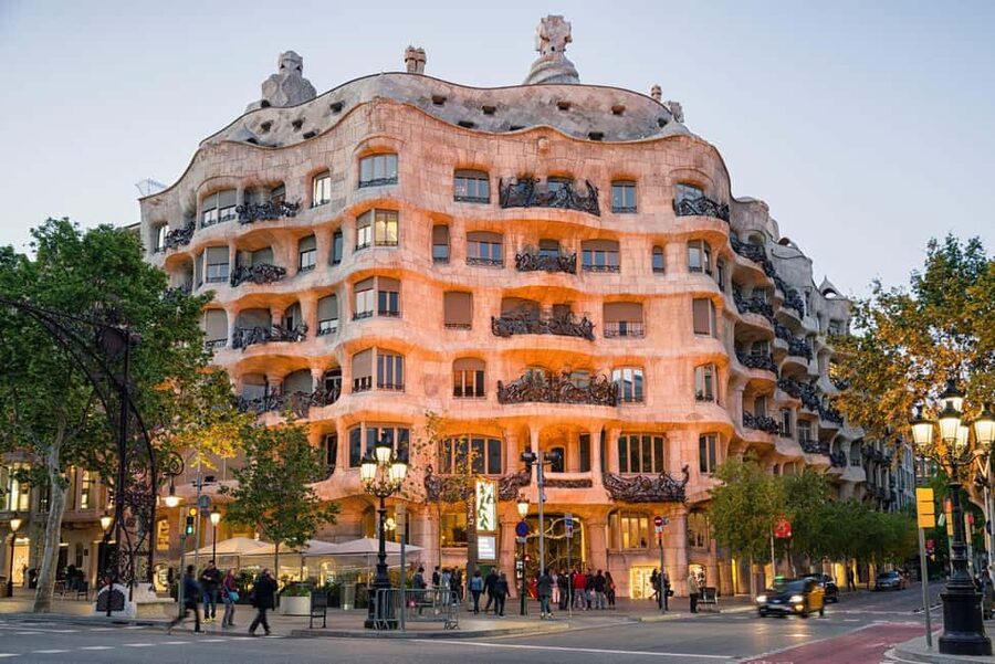 Barcelona: Casa Mila Skip-the-Line Entry & Digital Quiz - Key Things That Make This Casa Milà Visit Work