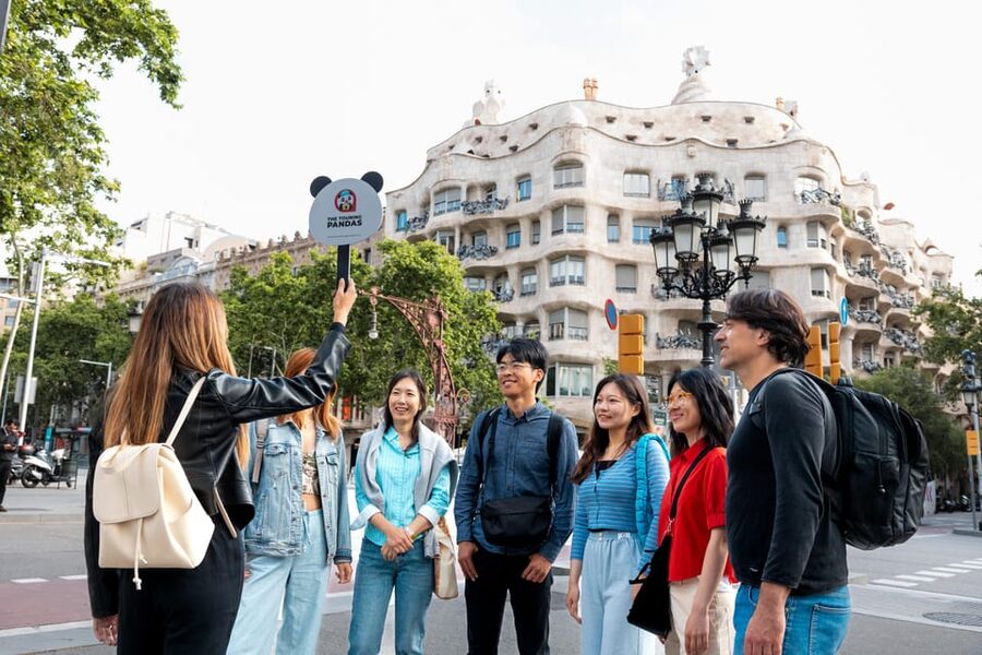 Barcelona: Casa Vicens, Pedrera, and Casa Batlló Guided Tour - Starting at Casa Vicens: how the tour actually feels in real time
