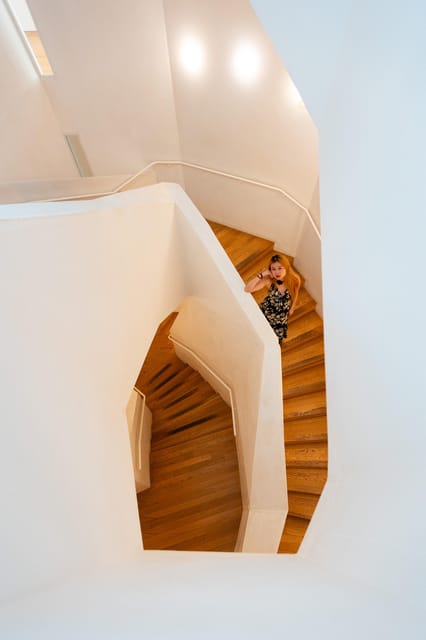 Barcelona: Casa Vicens, Pedrera, and Casa Batlló Guided Tour - Guides and pacing: why small-group commentary is the real value