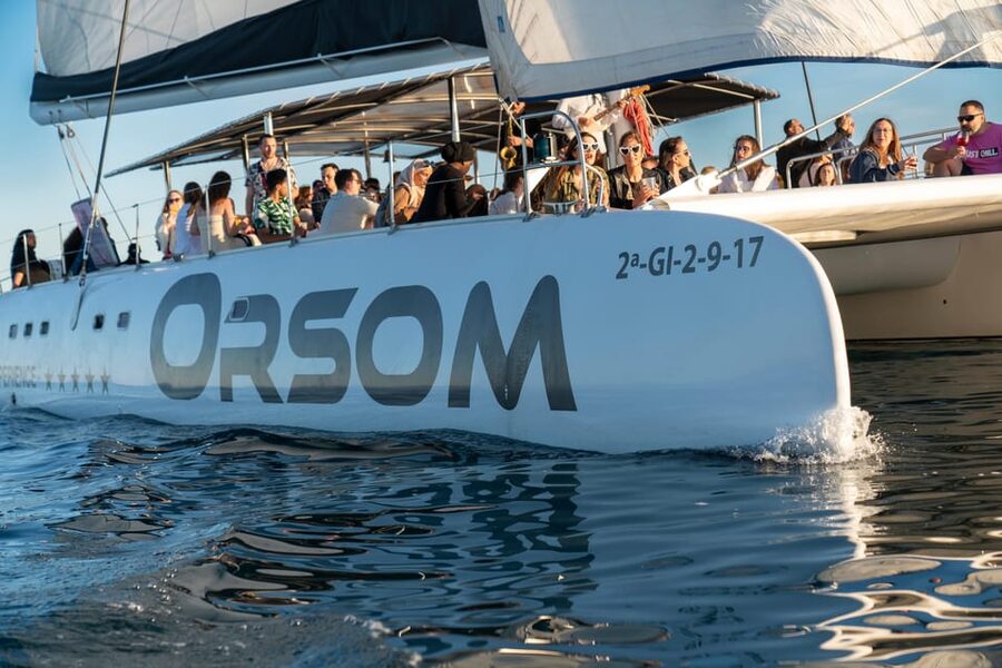 Barcelona: Catamaran Cruise with optional Live Jazz Music - Moll de Drassanes Boarding: Finding the Start Near Columbus