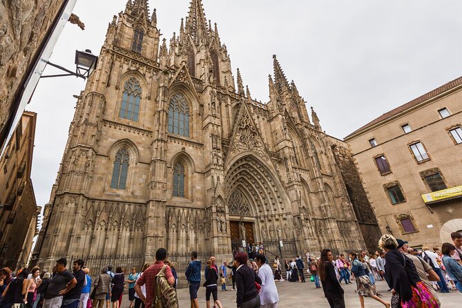 Barcelona Cathedral Priority Entry Ticket with Rooftop Access - Cathedral interior areas: choir and chapter hall time