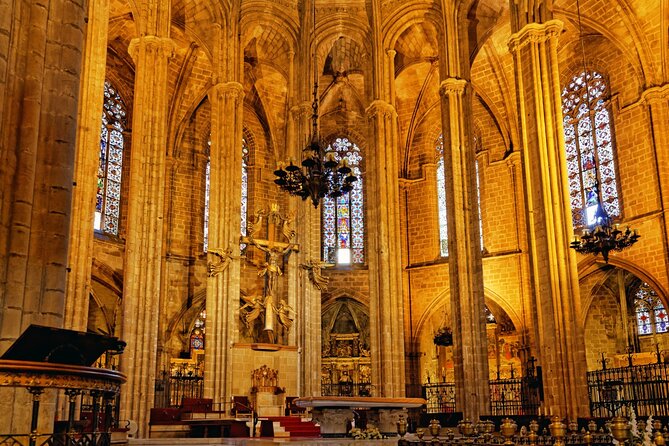 Barcelona Cathedral: Ticket, Guided Tour, Terrace + VR Experience - VR Glasses and Historical Reconstructions: Worth It When It Works