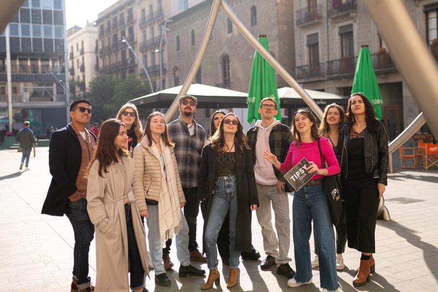 Barcelona: Cathedrals and Squares Walking Tour - Key things you’ll notice on this Barcelona walk