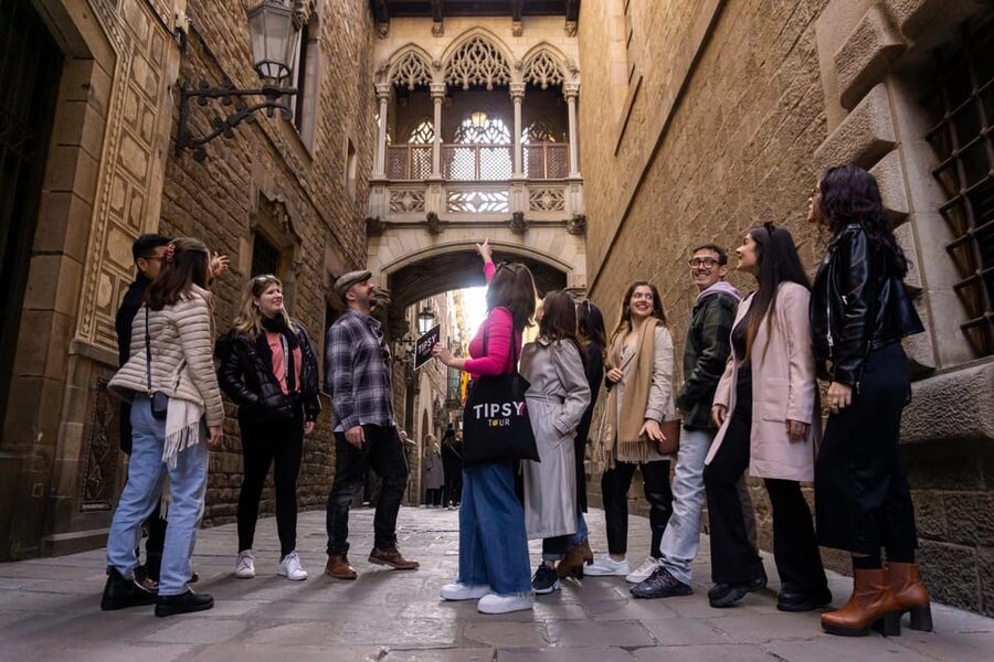 Barcelona: Cathedrals and Squares Walking Tour - Els Quatre Gats: a short stop with a big cultural vibe