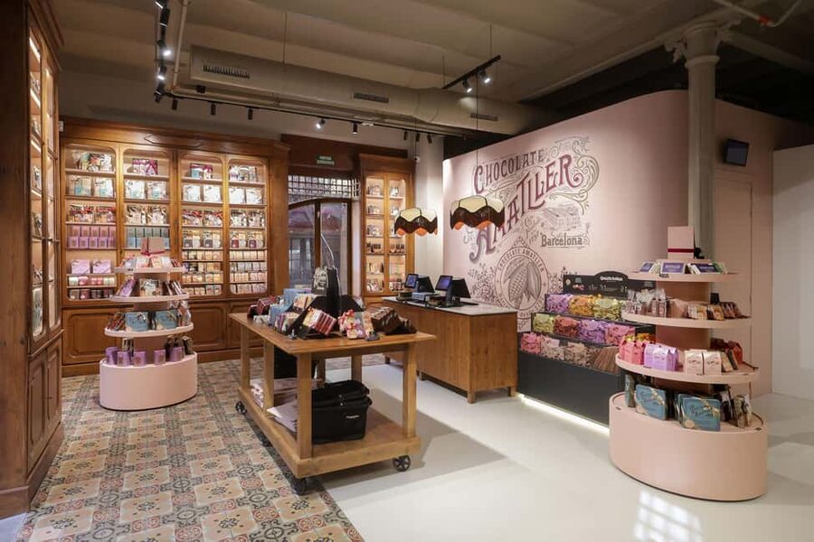 Barcelona & Chocolate Amatller History and Culture + Activity and Tasting - Why Amatller’s El Born shop feels like a shortcut to the past