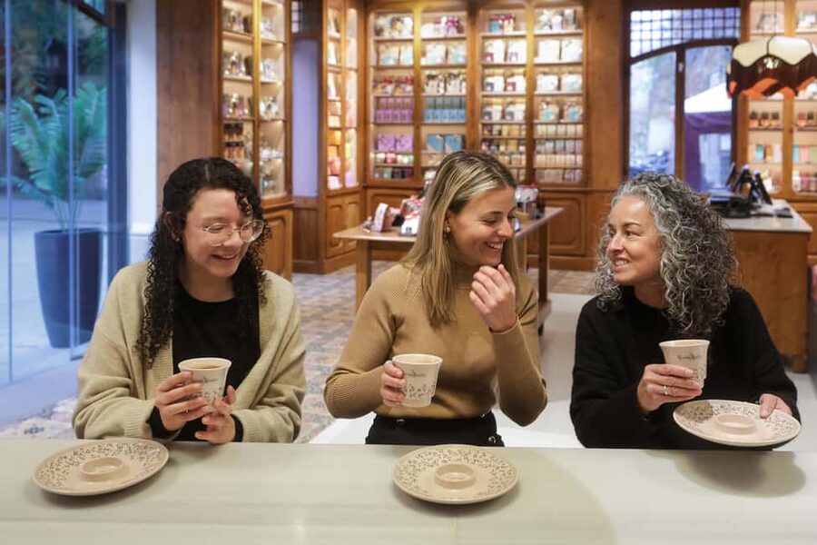 Barcelona & Chocolate Amatller History and Culture + Activity and Tasting - Hands-on cocoa work: why making beats watching