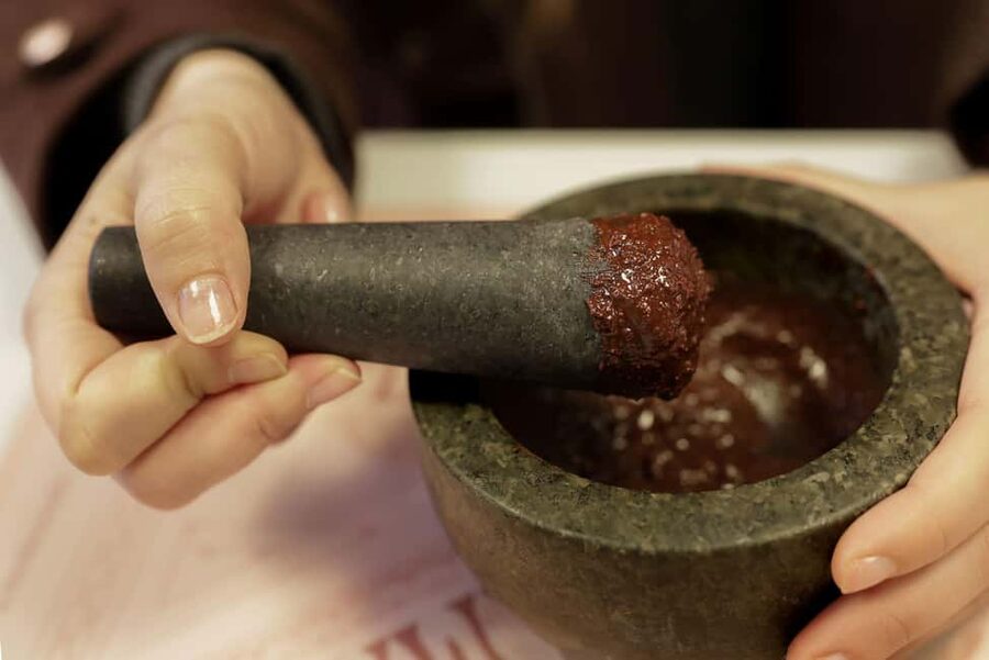 Barcelona & Chocolate Amatller History and Culture + Activity and Tasting - The hot chocolate tasting: what makes Barcelonese style feel different