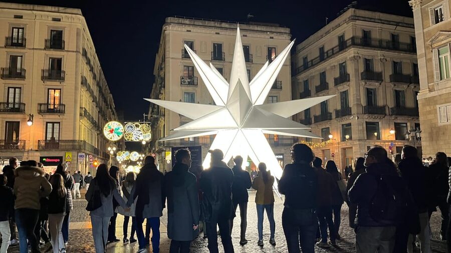 Barcelona: Christmas Lights and Markets Bike Tour - Why a 3-hour bike loop is a smart move for Christmas in Barcelona