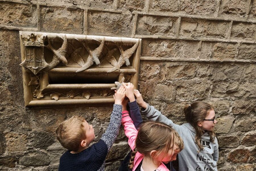 Barcelona: Churros, Hot Chocolate, and Games Family Tour - The feel of this family walking tour: structured fun in a real neighborhood