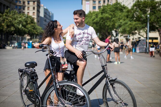 Barcelona City Highlights Bike Tour - Guide style: where the tour really wins