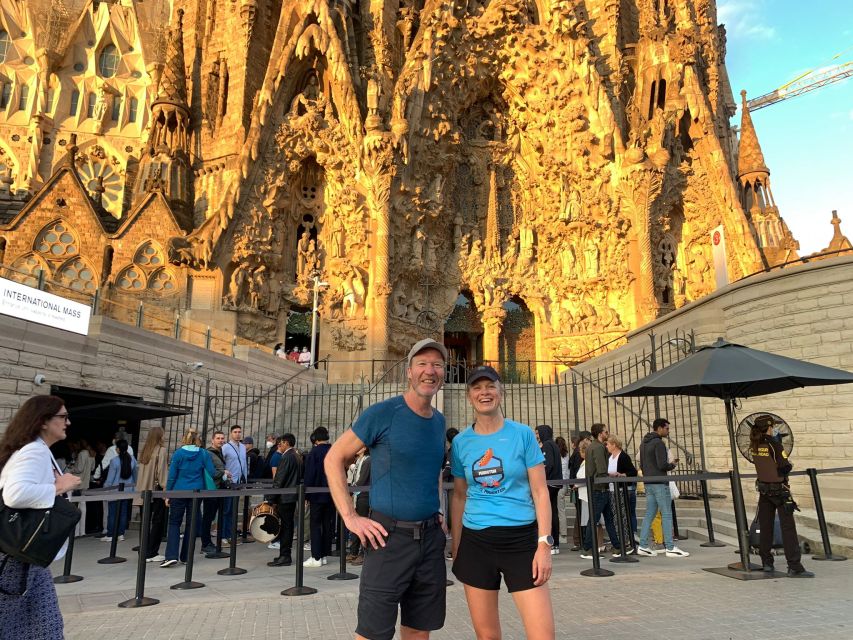 Barcelona: City Highlights Guided Running Tour - Guide Style and Small-Group Energy