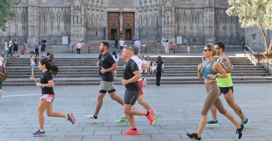 Barcelona: City Highlights Guided Running Tour - The 7–8km, 1.5-Hour Pace: How Hard Is It?