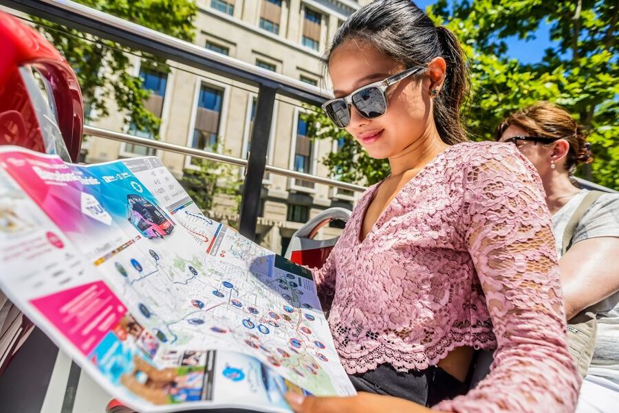 Barcelona: City Sightseeing Hop-On Hop-Off Bus Tour - Passeig de Gràcia and Modernist Stops: Casa Batlló and La Pedrera Areas