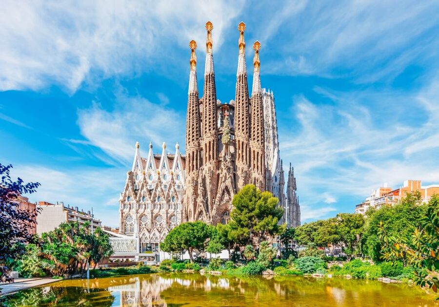 Barcelona: City Sightseeing Hop-On Hop-Off Bus Tour - Sagrada Família: The Icon Stop You’ll Probably Plan Around
