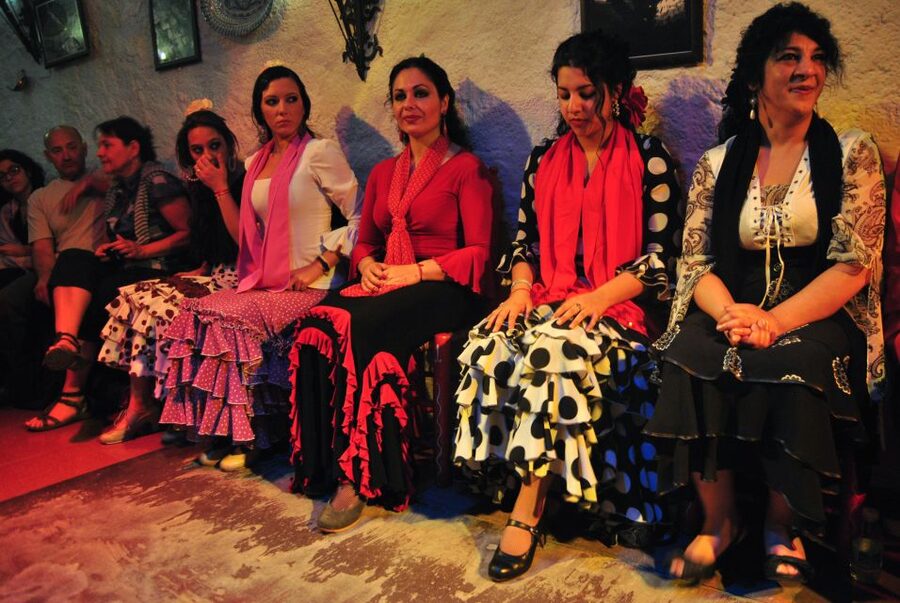 Barcelona: City Tour & Flamenco Show with Wine & Tapas - Key things to know before you go