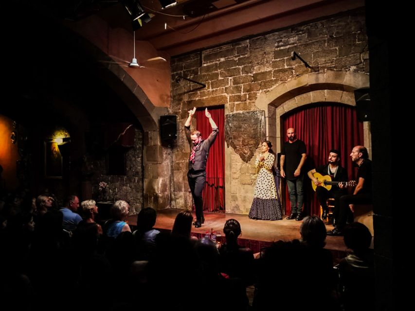 Barcelona: City Tour & Flamenco Show with Wine & Tapas - A Night of Gothic Alleys, Tapas, and Flamenco