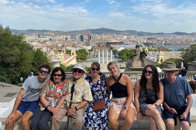 Barcelona City Tour: Gothic Pedrera, Sagrada Familia & Park Güell - Starting at Plaça de Catalunya: Gothic Quarter First