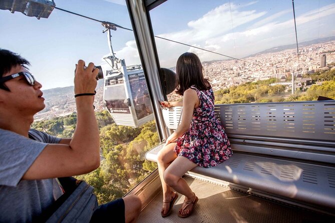 Barcelona City Walk with Montjuïc Castle & Cable Car Guided Tour - Boqueria area, the Liceu, and Palau Güell: quick hits, not a museum day