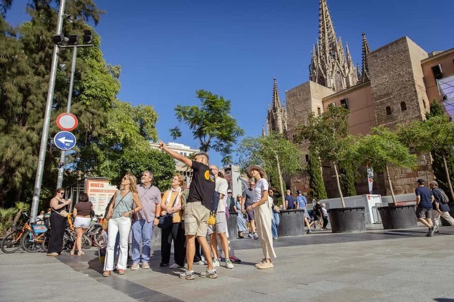 Barcelona: City Walking Tour with a Local Guide - Key highlights worth your time