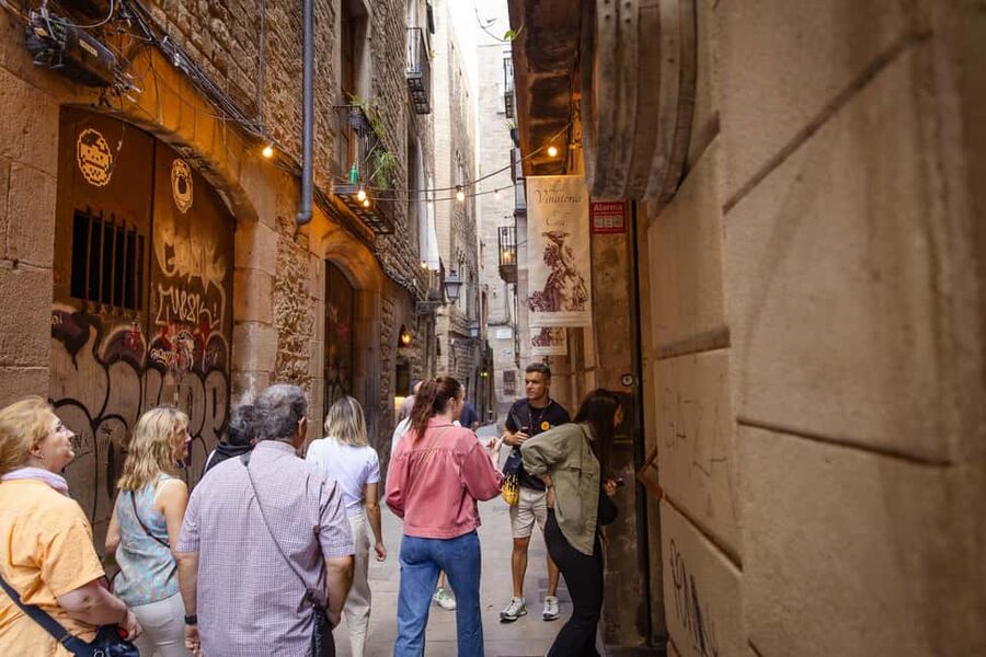 Barcelona: City Walking Tour with a Local Guide - What 2 Hours Really Covers (and Why It’s a Smart First-Day Move)