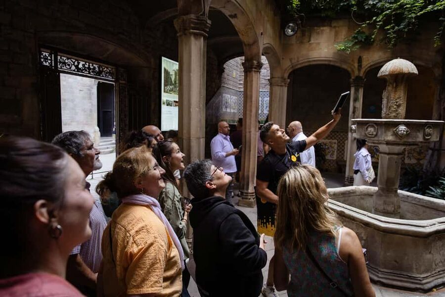 Barcelona: City Walking Tour with a Local Guide - Tips for a Comfortable Walk: Shoes, Weather, and Focus