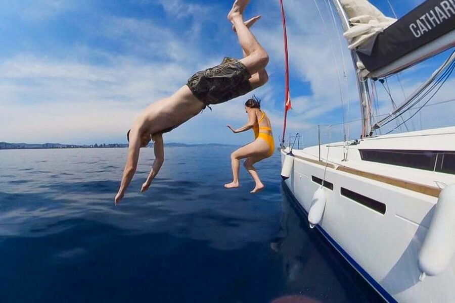 Barcelona: Coastline Boat Trip with Snacks and Cava - Why the sea view around Barcelona beats the usual sightseeing