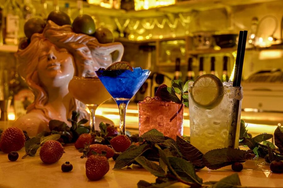 Barcelona: Cocktail Making Class with Tapas - Behind-the-bar technique: what you learn and how it helps