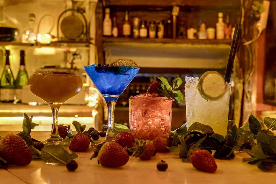 Barcelona: Cocktail Making Class with Tapas - The 2-hour format: what you do, in plain terms
