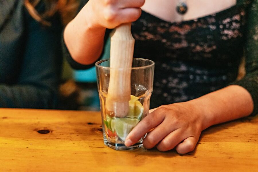 Barcelona: Cocktail Master Class by Mixologist with Tapas - Should You Book This Cocktail and Tapas Class in Barcelona?