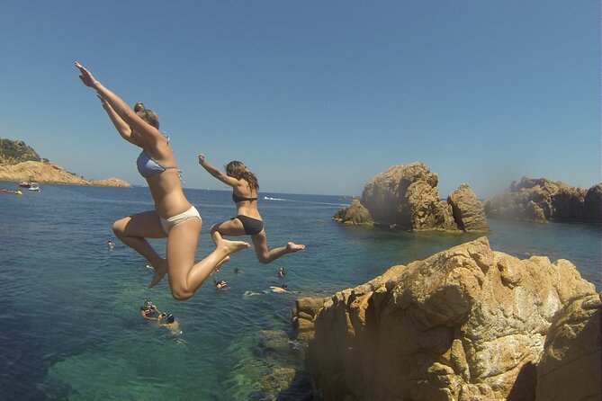 Barcelona Costa Brava Kayak, Snorkel & Cliff Jump Day Tour - From Barcelona to S’Agaró: the coach ride and the start-to-finish pace