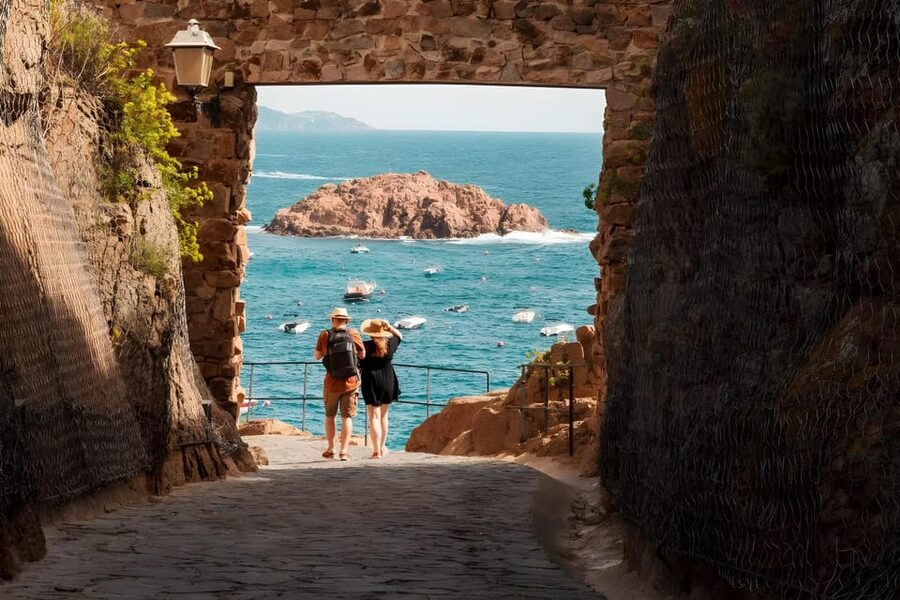 Barcelona: Costa Brava Kayak & Snorkeling Small Group Tour - Gear, comfort, and the small things you should pack