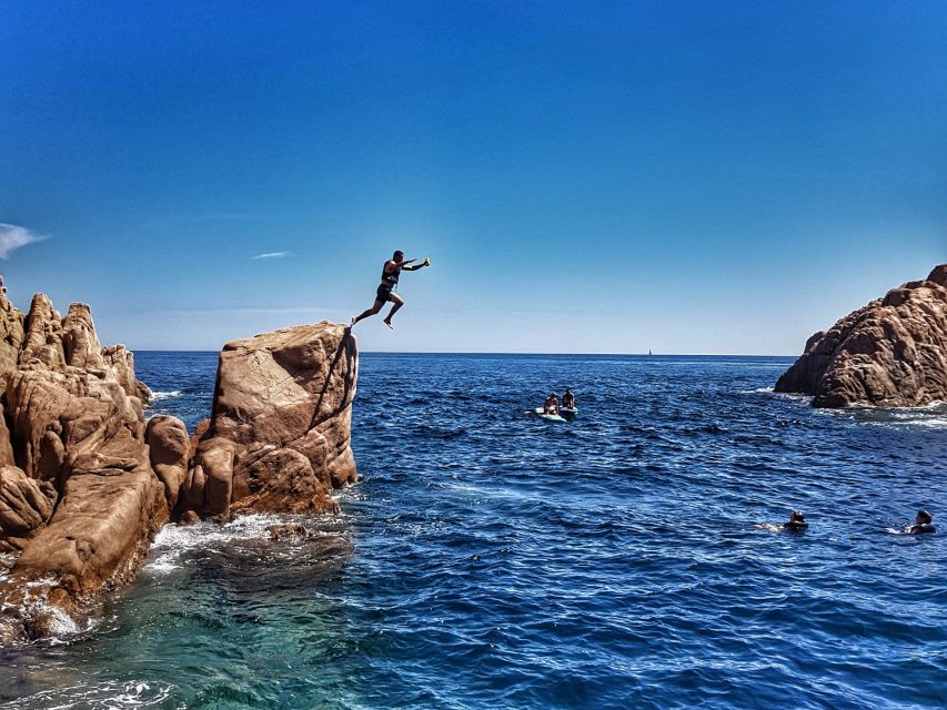 Barcelona: Costa Brava Tour with Kayak & Lagoon Snorkeling - From Plaça de Catalunya to Sant Feliu: a long-but-smooth start