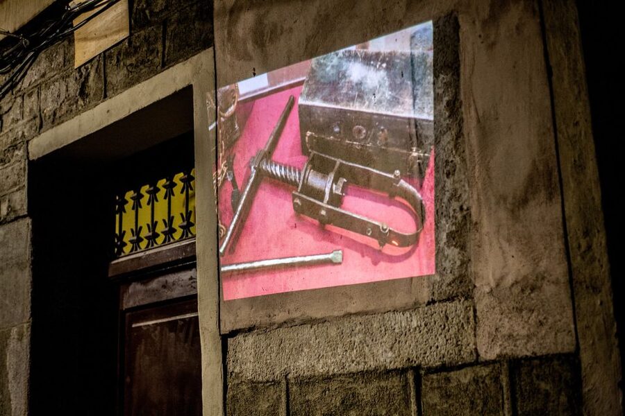 Barcelona: Dark History Night Walking Tour - How long is 2 hours, really? Pace and group feel