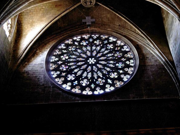 Barcelona Dark History Night Walking Tour With Drinks - Key things you’ll notice right away