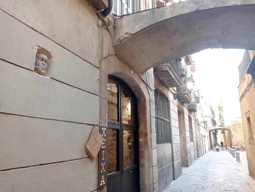 Barcelona: Dark, Strange & Curious Stories. - Meeting Enrique by Gelatiamo: Route Basics and Easy Navigation