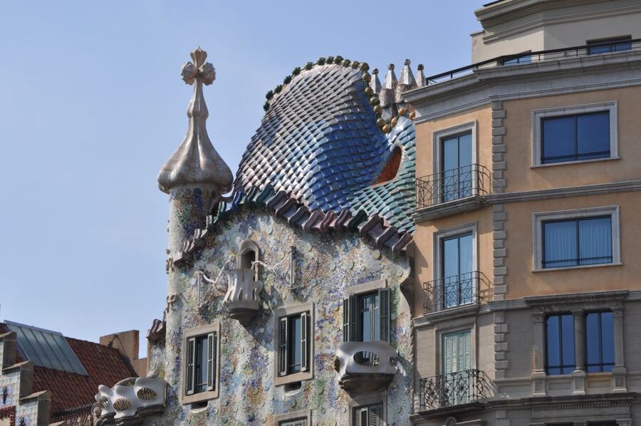 Barcelona: Discover Gaudi Architectural Guided Tour - Key Things You’ll Notice on This Walk