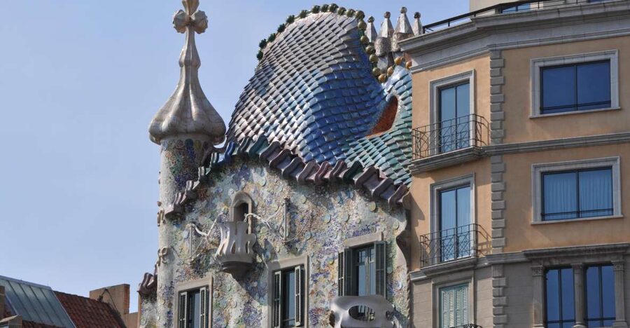 Barcelona: Discover Gaudi Architectural Guided Tour - Where the Tour Starts on Passeig de Gràcia