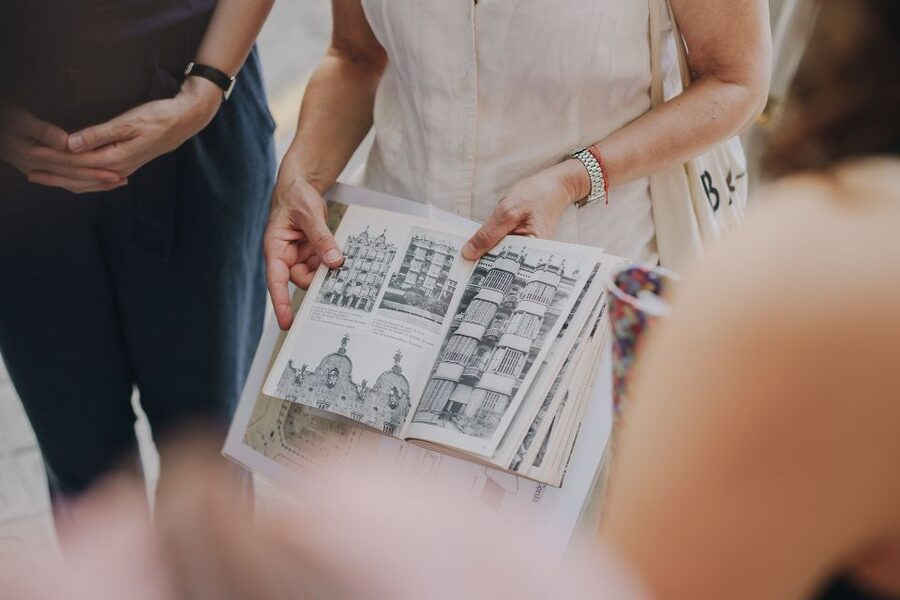Barcelona: Discover Gaudi Architectural Guided Tour - Domènech i Montaner: Casa Lleó Morera and the Power of Style