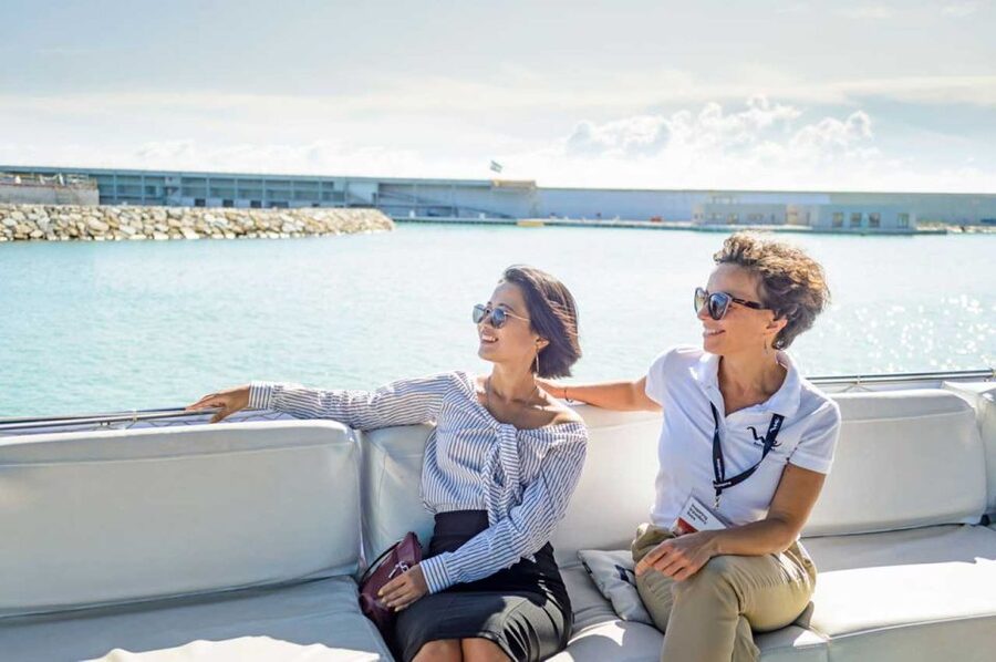 Barcelona: E-Bike Tour with Montjuic Cable Car & Boat Ride - Montjuïc Funicular: the quick way to earn hilltop rewards