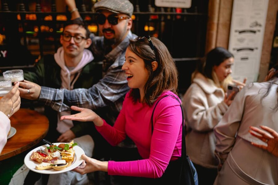 Barcelona: El Born Food Walking Tour with Tapas and Drinks - El Born Stops: Where You’ll Taste and Look at the Basilica