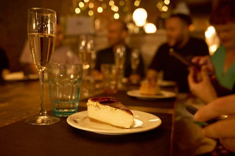 Barcelona: El Born Gourmet Food & Wine Small Group Tour - Casa Gispert: The 15-Minute Market Stop That Connects Dots