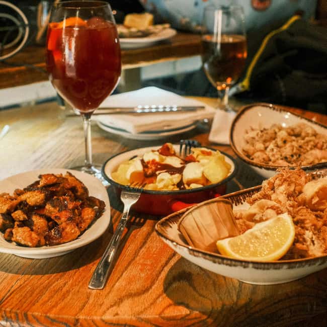 Barcelona: El Born Tapas Tour and Sailing Cruise - El Born Tapas Walk: Start With Culture and Crumbs