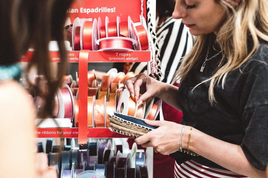 Barcelona: Espadrilles Shoe-Making Workshop - Cava, Snacks, and the Class Tempo