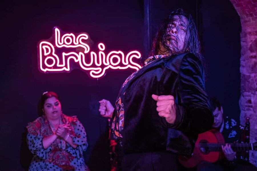 Barcelona: Espectáculo de Flamenco íntimo en Las Brujas - The 17th-century cellar: why the room matters more than you think