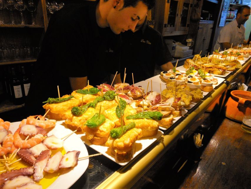 Barcelona: Evening Walking Tour in the Gaudi Area with Tapas - Key things that make this tour worth your attention