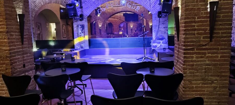 Barcelona: Exclusive Flamenco Show at El Paraigua with Drink - Why El Paraigua’s Cellar Changes How You Watch Flamenco