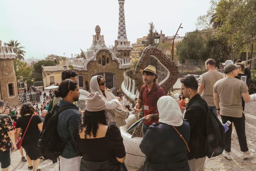 Barcelona: Exclusive Park Güell Private Guided Tour - Price and what you actually get for $177